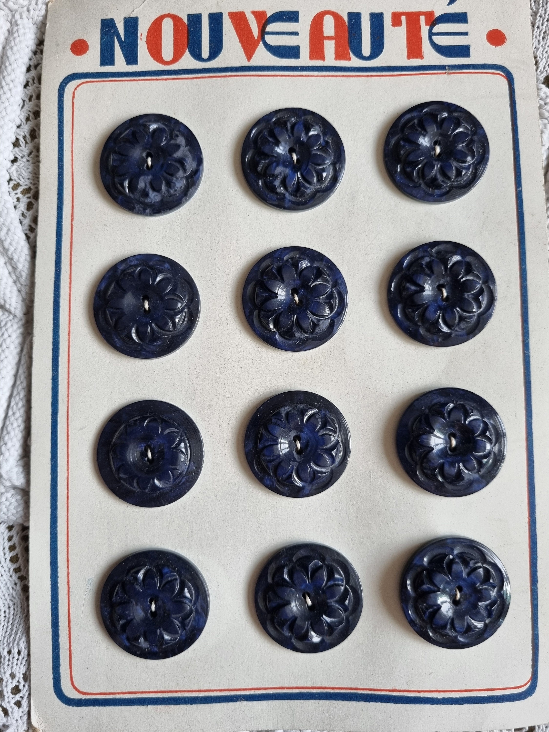 Bouton Vintage Bleu Et Blanc - Mercerie Ancienne - Occasion - Pièce Unique (ref 2820)