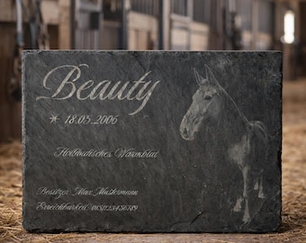 Personalized stable sign for horses, 30 x 20 cm, engraved with horse's name, date of birth and contact details. Gift for horse lovers. Stable sign.