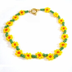 Daffodil Flower Bracelet, Narcissus Bead Bracelet, Daisy Chain Jewellery, UK Sellers Only