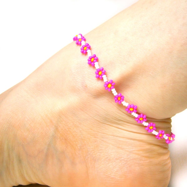 Bracelet de cheville fleurs roses, Bracelet de cheville marguerites, Bijoux de plage rose fluo pour l'été, Bracelet de cheville en perles magenta, Cadeau de moins de 20 ans