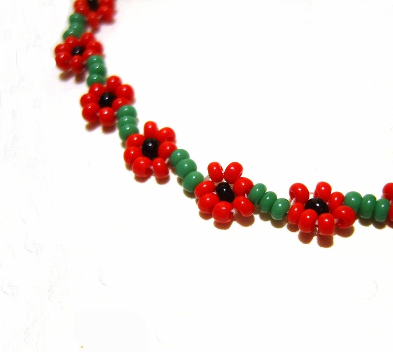 Poppy Bracelet for Women, Dainty Red Flower Beaded Jewellery, Mummy & Me Matching Set, Mother Daughter Gift, Friendship Bracelet UK image 2