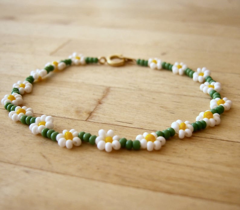 Daisy Bracelet: Seed Beaded Daisy Chain Bracelet, Seed Bead Flower Bracelet UK image 2