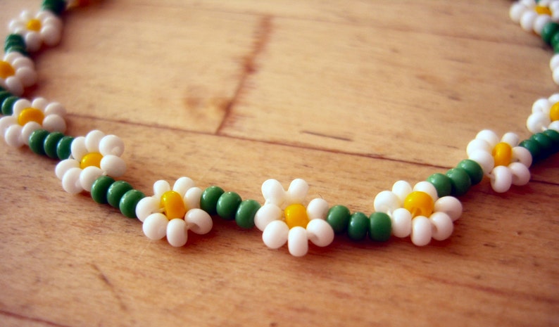 Daisy Bracelet: Seed Beaded Daisy Chain Bracelet, Seed Bead Flower Bracelet UK image 5