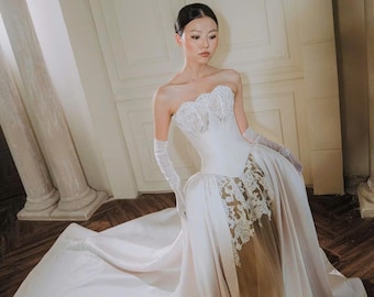Strapless Lace Corset Wedding Dress, Long Train Ball Gown, Vintage Royal Bridal Gown