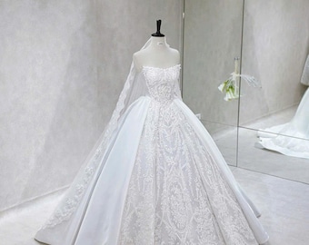 Luxury Lace Ball Gown Wedding Dress, Strapless Bridal Gown with Detachable Sleeves