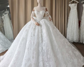 Strapless Floral Lace Ball Gown Wedding Dress – Elegant Princess Bridal Gown