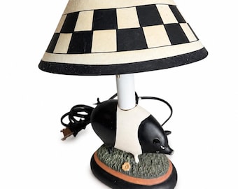 Warren Kimble Schweine-Volkskunst-Lampe - Akzentlicht mit kariertem Schatten (10 Zoll hoch)