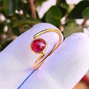 Anello in argento sterling con rubino rosso naturale, placcato oro, gioiello fatto a mano