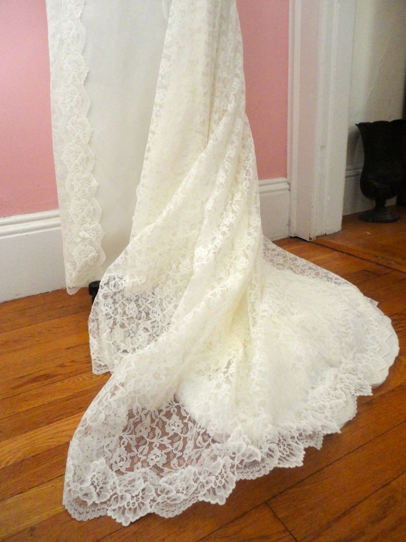 size 2 Lace Wedding Dress Vintage 60s Bridal Dress Long Lacy Retro Bride Dress White Lace Wedding Gown Wedding Gown with Train