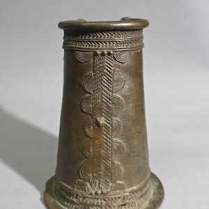 Bracelet de cérémonie africain ancien en laiton Ghwazha, Cameroun, grand modèle, 1 kg, I TS1446