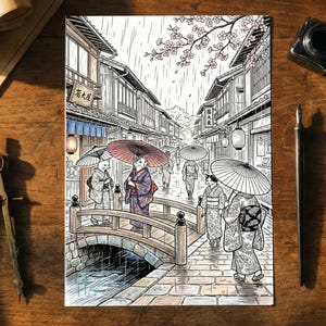 以下が含まれることがあります： 雨の日本の街並みのイラスト。伝統的な衣装を着て傘を持っている人物が描かれています。橋、建物、桜が特徴です。画像は画材やヴィンテージツールに囲まれています。