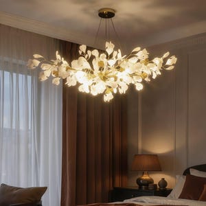 Lámpara de araña Parna Gold Ginkgo Leaf, moderna lámpara de techo escultural, decoración artesanal inspirada en la naturaleza.