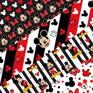 Puede incluir: Un collage de telas estampadas con Mickey Mouse y Minnie Mouse. Los dise&ntilde;os incluyen fondos negros con detalles blancos y rojos, caras de Mickey Mouse, lunares, lazos y patrones de rayas. Adecuado para proyectos de manualidades y costura.