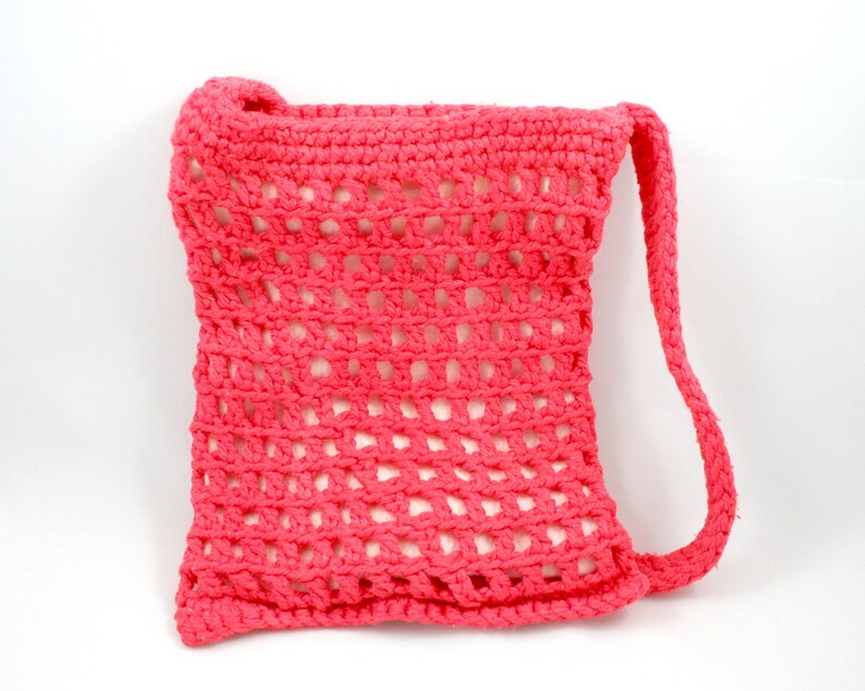 coral pink handmade hippie handbag openwork yarn satchel shoulder book bag Vintage 1970s boho orange crocheted bag women girl teen tote