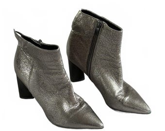 Kendall and Kylie Silver Ankle length boots (US 7M / Uk 5)