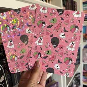 Capa para Kindle Pink Panic Summerween | Capa para Kindle Rosa Assustadora | Capa para E-reader com Fantasma e Melancia | Acessório de Halloween para o Verão