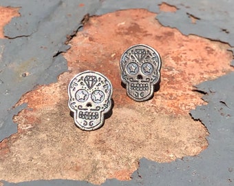 Earrings skull