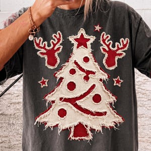 Weihnachtsbaum-Patchwork-PNG, Weihnachtsapplikation-PNG, gestepptes Weihnachtsbaum-Design, Weihnachtsshirt-PNG, Sublimations-PNG, Sofort-Download