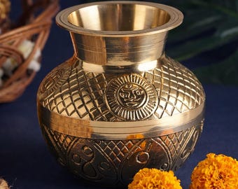 Kalash en laiton pur pour pooja - Pot Lota gravé, accessoire mandir pour temple de la maison