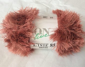 1 x 50g/1.75oz  Linie 85 Smash Eyelash Yarn by ONline #14 - Plum