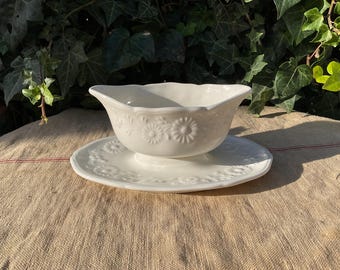 D, French vintage white faience sauceboat, 19th Handmade, with daisy