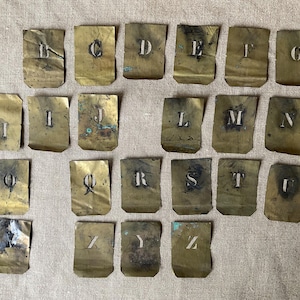 Plantillas, letras pequeñas vintage francesas, latón, hechas a mano, para estilo shabby chic, Indus Deco, 22