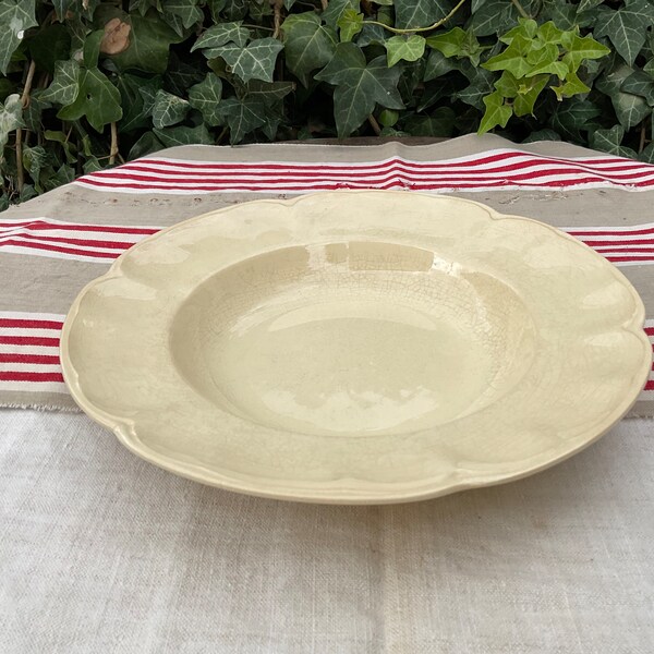 Ancienne assiette creuse anglaise, faience beige, Johnson Bros. England, style shabby chic, Victoria modele, fait main