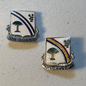 Conjunto de 2 distintivos de unidade do 168º Regimento de Infantaria do Exército dos EUA