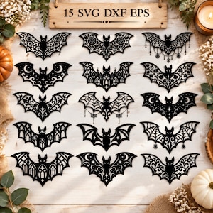 Puede incluir: Una colección digital de 15 siluetas de murciélagos negros con intrincados diseños recortados que incluyen telarañas, patrones florales, arcos góticos y motivos celestiales, etiquetada con el texto 15 SVG DXF EPS.