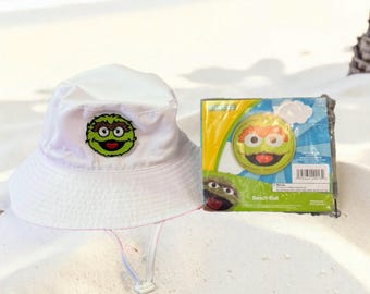Oscar the Grouch Sesame Street Bucket Hat and Beach Ball Set