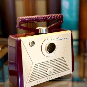 Emerson 868 “Miracle Wand” Portable Radio (1957) – Working! – Mid-Century Atomic Design - Antique Radio image 3