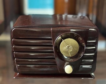 Vintage 1950 Philips Model 905 Bakelite Tube Radio – Working! – Antique Radio - Warm Vintage Sound - Mid Century Radio