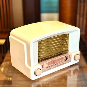1948 Canadian General Electric C600 Plaskon Tube Radio – Working! – Antique Radio – Mid Century Radio