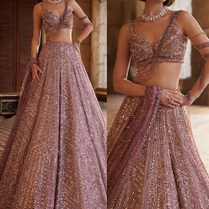 Mauve Pailletten Zijden Lehenga Choli Voor Feestkleding