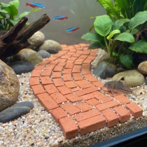 Miniatur-Aquariumdekoration aus roten Tonziegeln, sichere Aquariumdekoration, Pflasterstein-Ruinen