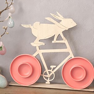 Moderne Tischdeko Ostern, Bunte Eierbecher, Deko Osterhase aus Holz, Sammlerstücke, Osterhase Fahrrad, Lustiger Osterhase, Osterdeko Tisch