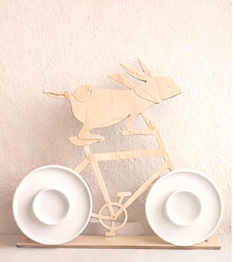 Moderne Tischdeko Ostern, Bunte Eierbecher, Deko Osterhase aus Holz, Sammlerstücke, Osterhase Fahrrad, Lustiger Osterhase, Osterdeko Tisch