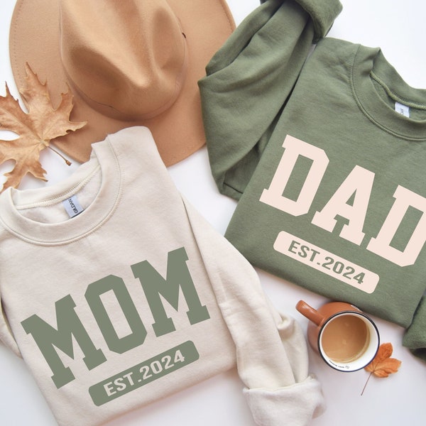 Mom Sweatshirt, Dad Sweatshirt, Mom and Dad Sweatshirt, Custom New Mom Gift, New Dad Gift, Pregnancy Announcement Shirts, Mothers Day Gift