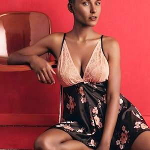 Seductive Outfits for Mature Women