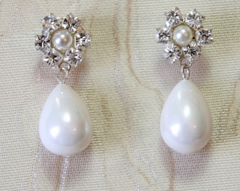 Pearl Silver Bride Earrings Drop Pearl Vintage Earrings Swarovski Rhinestone Bridal Earrings Silver Vintage Bride pearl Wedding Rhinestone