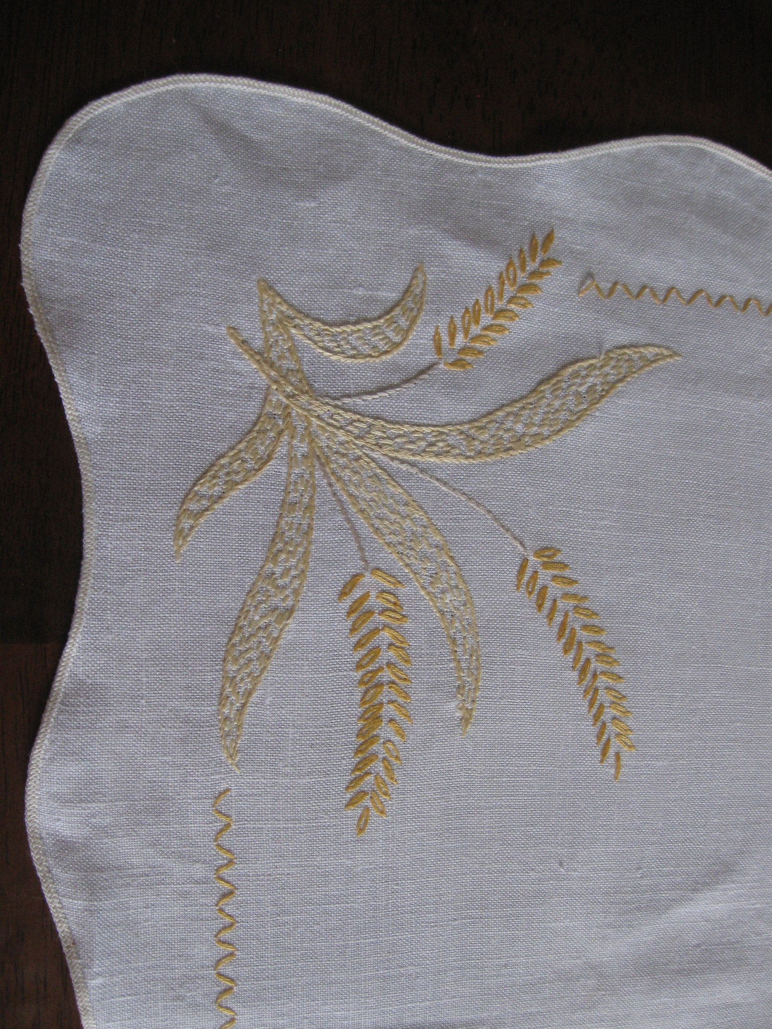 Vintage Embroidered Scallop Edge Linen Table Runner Golden Etsy