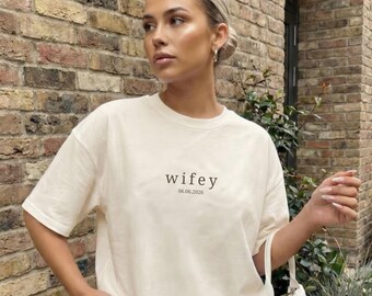 Personalized Wifey Shirt with Date – Custom Wedding Bride Tee (Bachelorette)