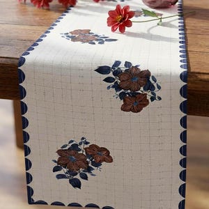 Floral Table Runner Housewarming Gift Dining Room Cotton Linen Navy Blue Flower Design Farmhouse Kitchen Buffet Cloth Scalloped Edge Cream