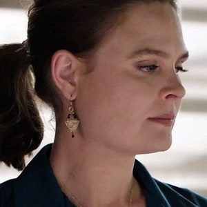 Worn on TV , As seen On Bones , As seen on Bones Dr Brennan , Bronze Triangle earrings , Geometrical earrings , Golden earrings , Tribal