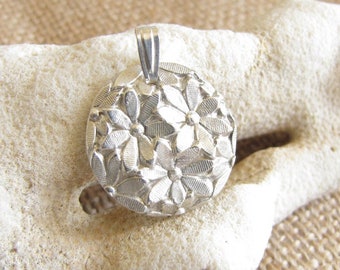 Silver Daisy Pendant , Flower Pendant , Fine silver , Pure silver Floral pendant , Flower necklace , .999 Silver , Minimalist