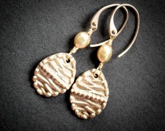 As seen on Cedar Cove , Pearl earrings , As seen on TV , Bronze Pearl Earrings  , Golden earrings , Andie MacDowell , Metal clay earrings