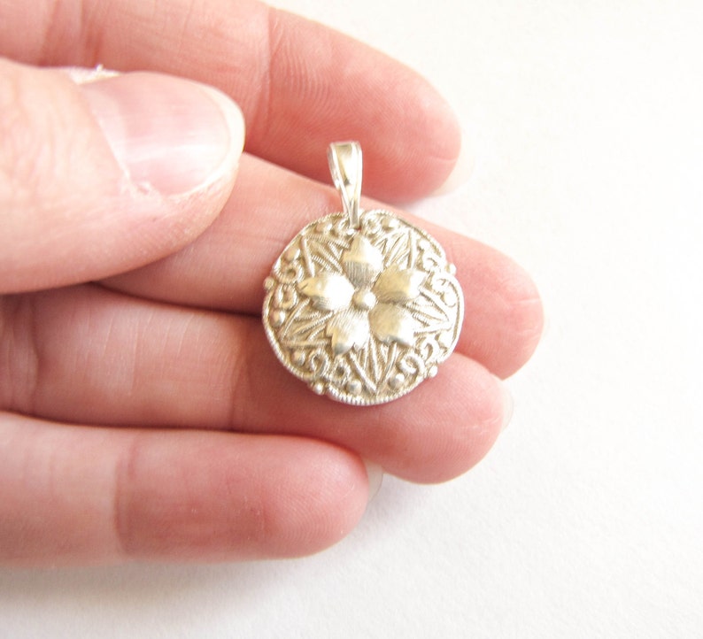 Silver Flower Pendant , Fine silver , Floral pendant , Flower necklace , .999 Silver , Minimalist image 2