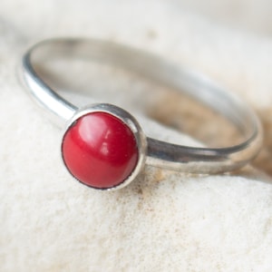 Red Coral Ring , Apple red Coral Ring , Coral Bright red ring , Sterling Silver ring , Red ring silver , Coral ring