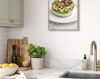 Impresión de arte mural de ensalada gourmet, fotografía gastronómica vertical, decoración de cocina, regalo culinario, descarga digital