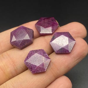 Gemas de rubi natural com lapidação estrela, pedras facetadas vermelho-rosadas de 15 mm (4 peças)